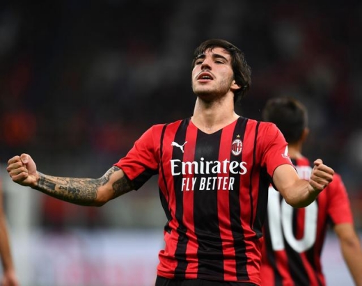 洛卡特利号码介绍_洛卡特利穿过的球衣号码介绍