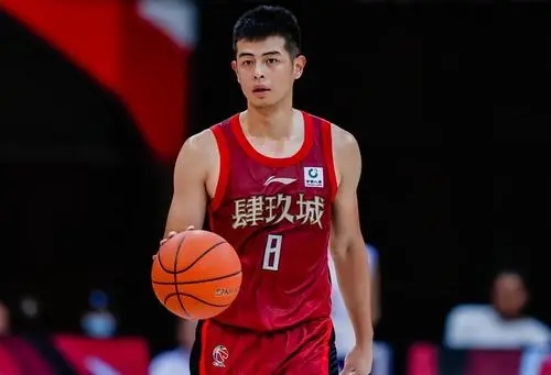 方硕在cba哪个队_方硕所在球队介绍